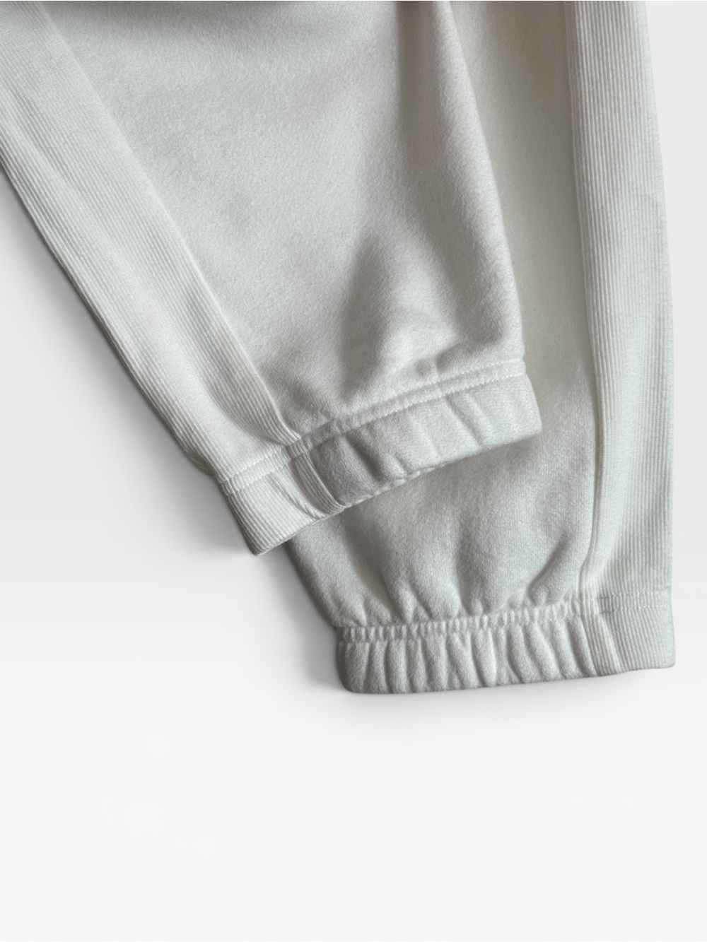 TNA CozyAF White Fleece Sweatpants Joggers Size Medium GUC - Picture 5 of 9